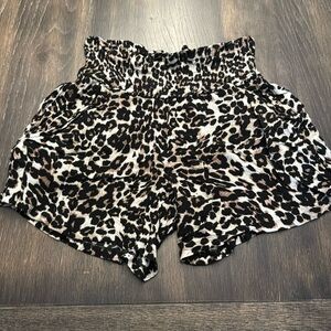 🟤 THREE DOTS WOMENS LEOPARD SHORTS SIZE SMALL